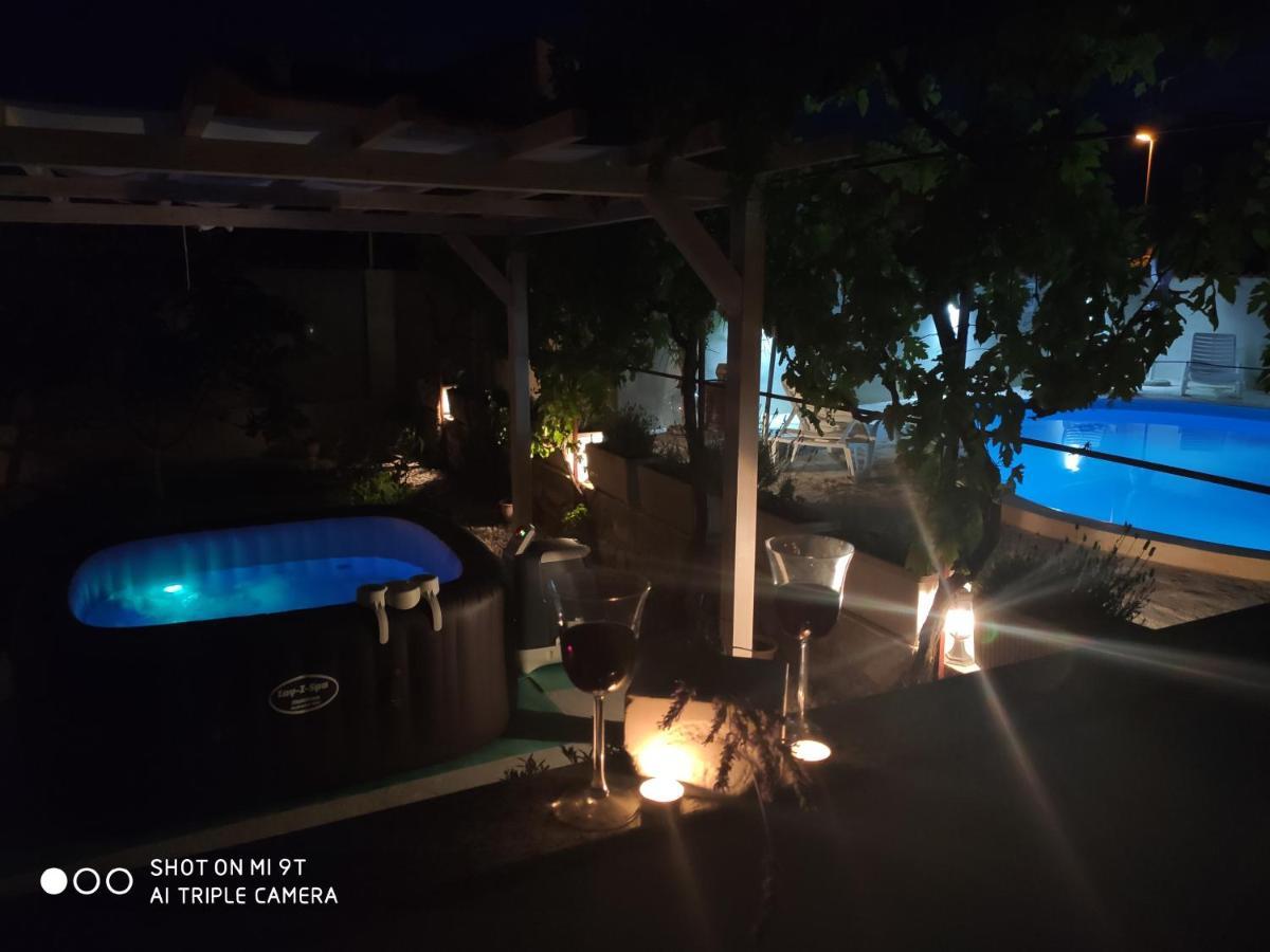 Vila Sentio Mare-Apartments Livaic Zeljko Pirovac Exteriér fotografie