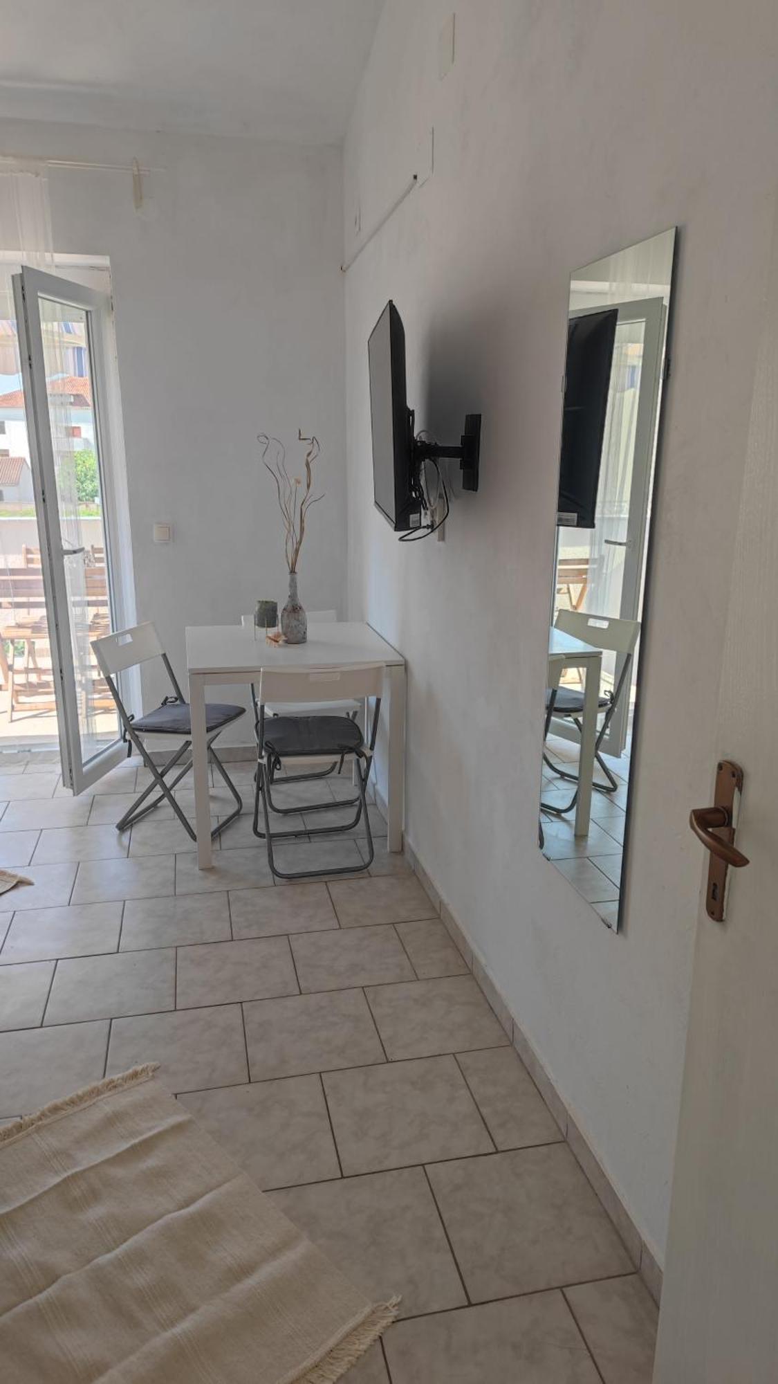 Vila Sentio Mare-Apartments Livaic Zeljko Pirovac Exteriér fotografie