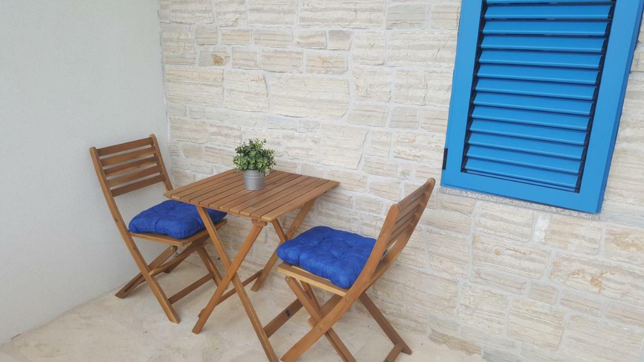 Vila Sentio Mare-Apartments Livaic Zeljko Pirovac Exteriér fotografie